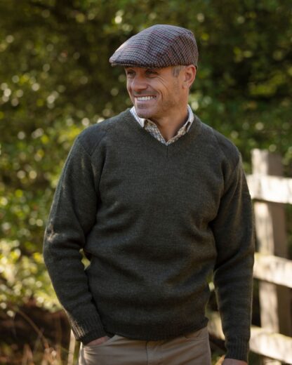 Melrose V-Neck Hunting Pullover, uldblanding, oliven - Hoggs of Fife