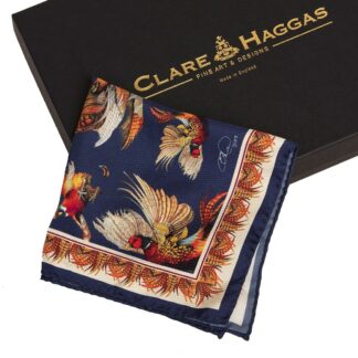 Turf War Pocket Square lommetørklæde, navy - Clare Haggas